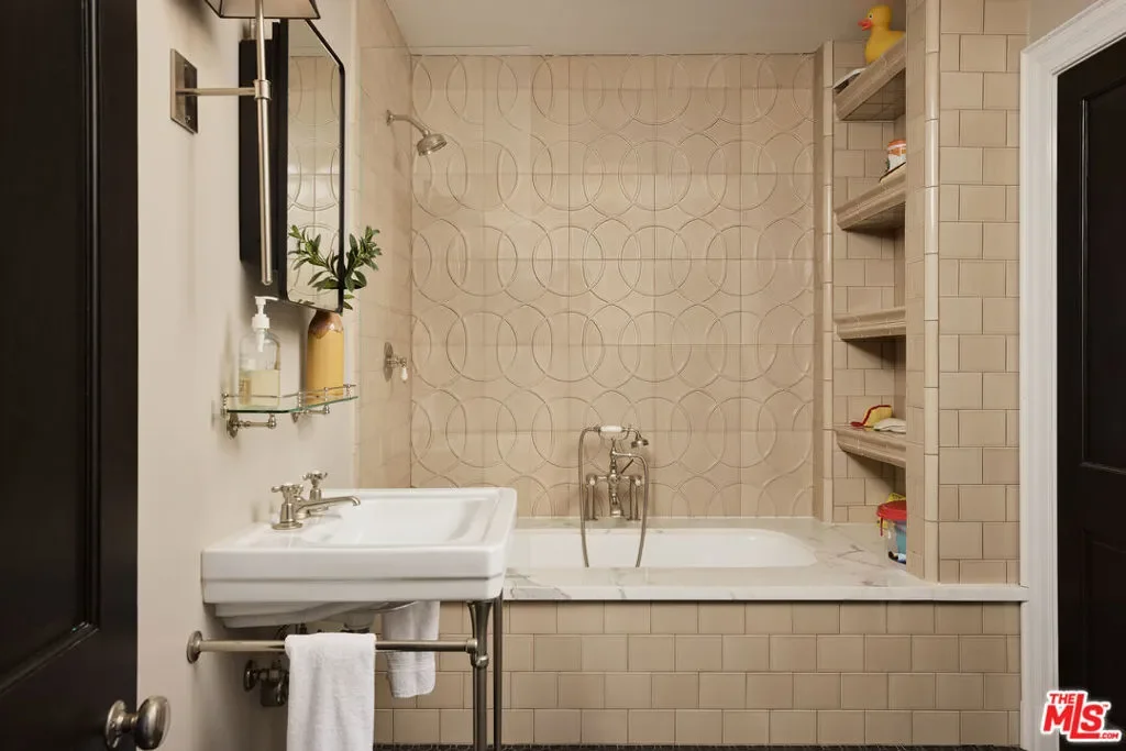1141 Maroney Lane, Los Angeles, California, United States. - Photo 47