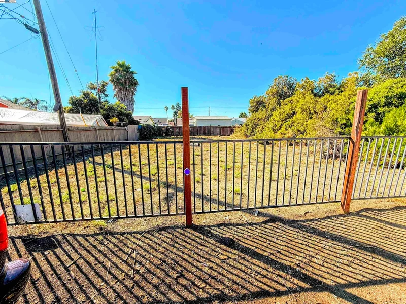 22357 S Garden Ave, Hayward, California, United States. - Photo 2