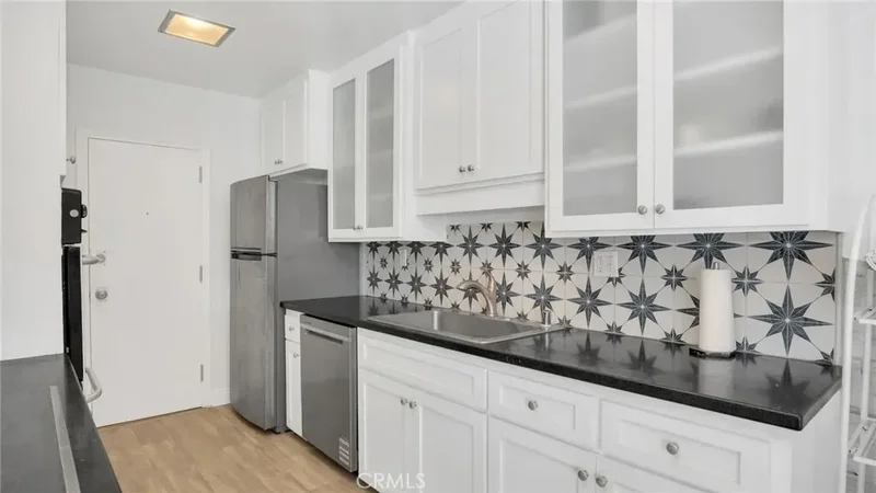 10725 Ohio Avenue 301, Los Angeles, California, United States. - Photo 7