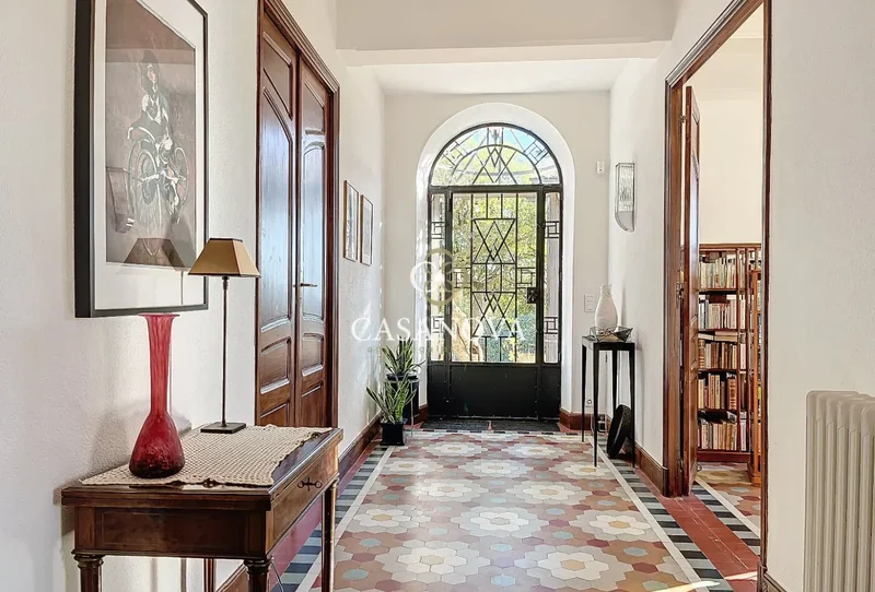 Sale of a bourgeois house in Pezenas, 391m² 10 rooms 698,000€ with pool