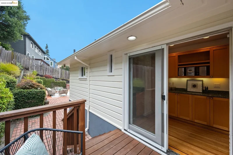 6141 Broadway Ter, Oakland, California, United States. - Photo 24