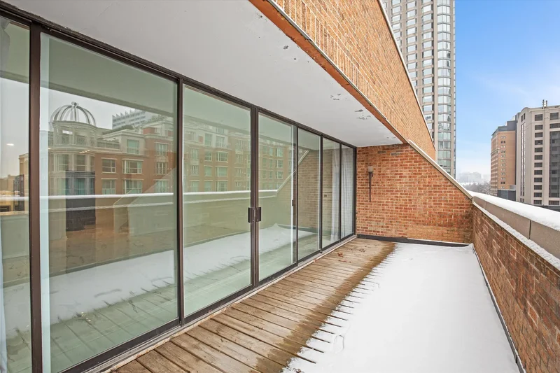 55A Avenue Rd  408, Toronto, ON M5A 2G3, Toronto, Ontario, Canada. - Photo 5