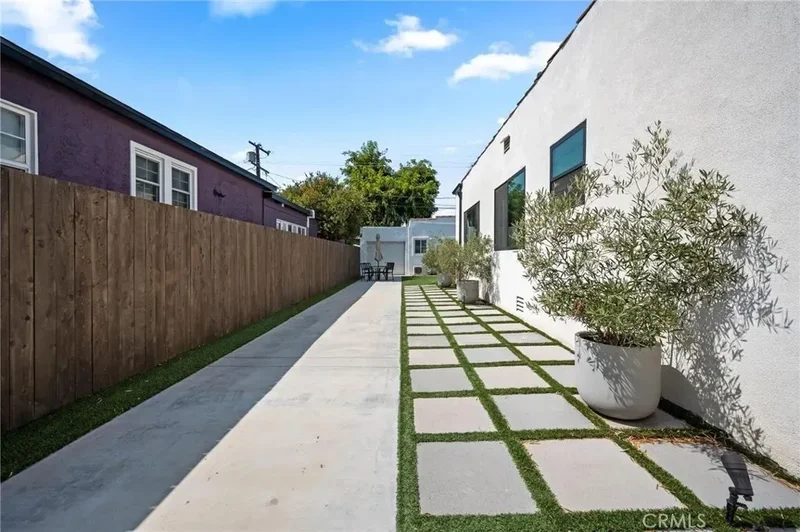 3345 Oakhurst Avenue, Los Angeles, California, United States. - Photo 40