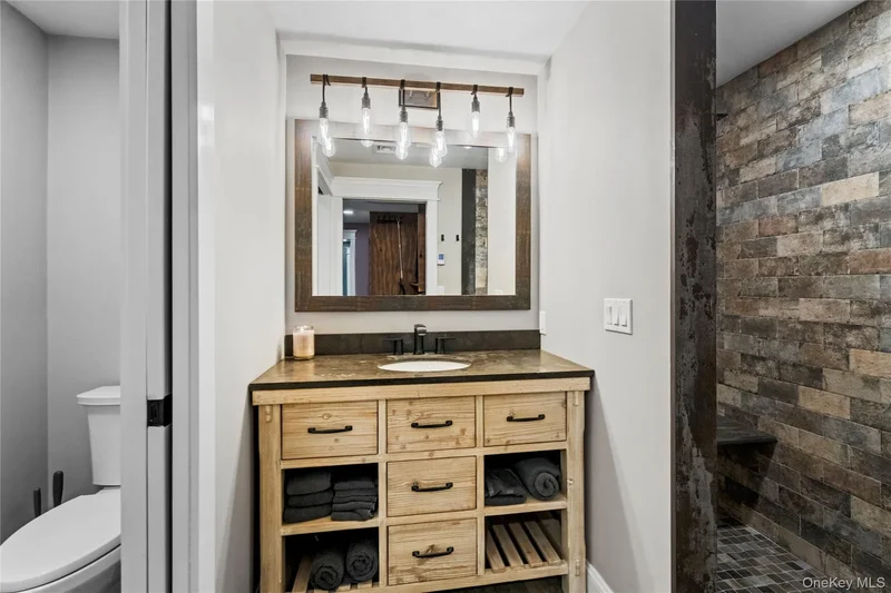 108 Sportsmen Street, Central Islip, New York, United States. - Photo 11