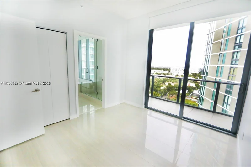 480 NE 31 St 2007, Miami, Florida, United States. - Photo 22