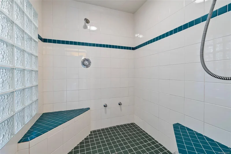1575 Dean Park Rd, North Saanich, British Columbia, Canada. - Photo 35