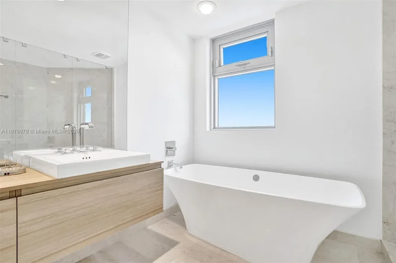 17301 Biscayne Blvd 1207, Golden Beach, Florida, United States. - Photo 32