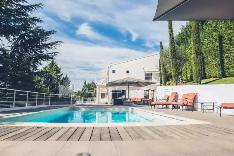 MAGNIFICENT MODERN VILLA WITH SWIMMING POOL IN SANT MARTIN DE PEILLE