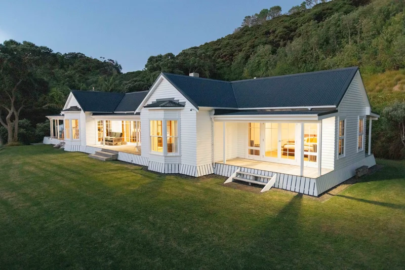 1 Motuarohia Island, Russell, Bay of Islands, Parekura Bay, Northland, New Zealand. - Photo 9