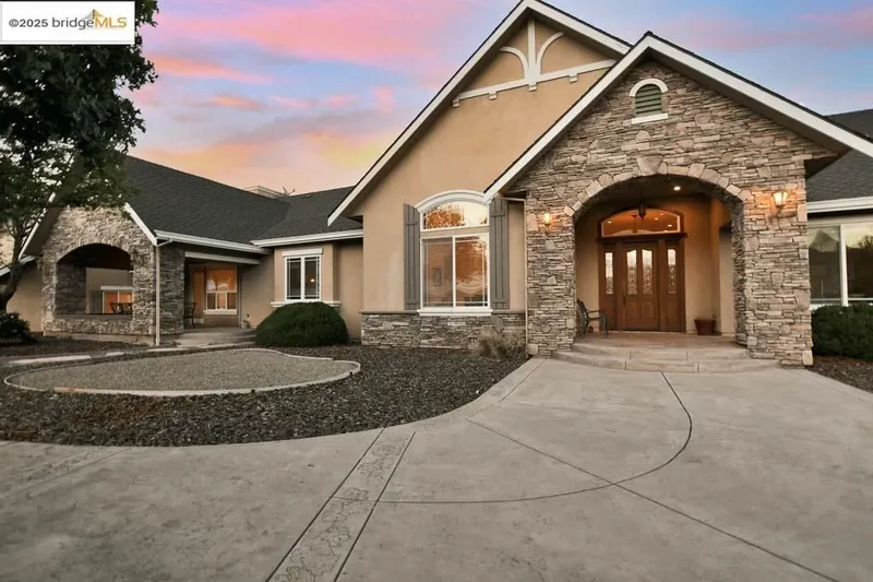 9050 Deer Valley Rd, Brentwood, California, United States. - Photo 40