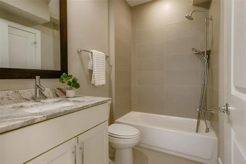 381 E Greenbriar Lane 804, Dallas, Texas, United States. - Photo 30