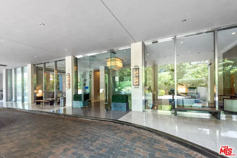 865 Comstock Avenue PHD, Los Angeles, California, United States. - Photo 4