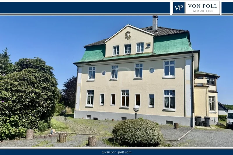 Spacious villa from 1914 with historical flair