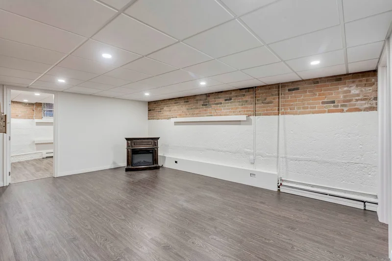 10417 Saskatchewan Drive NW, Edmonton, AB T6E 4R8, Edmonton, Alberta, Canada. - Photo 36