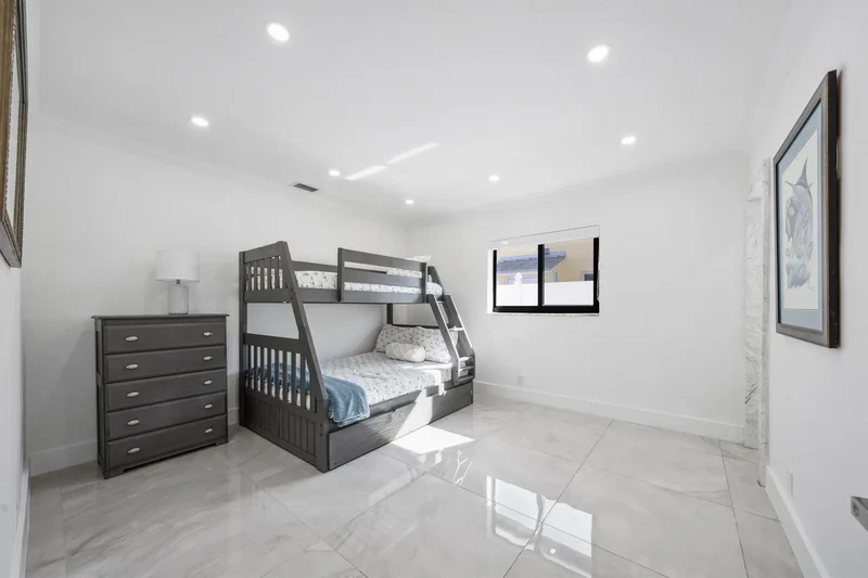 1231 NE 28th Avenue, Hillsboro Beach, Florida, United States. - Photo 34