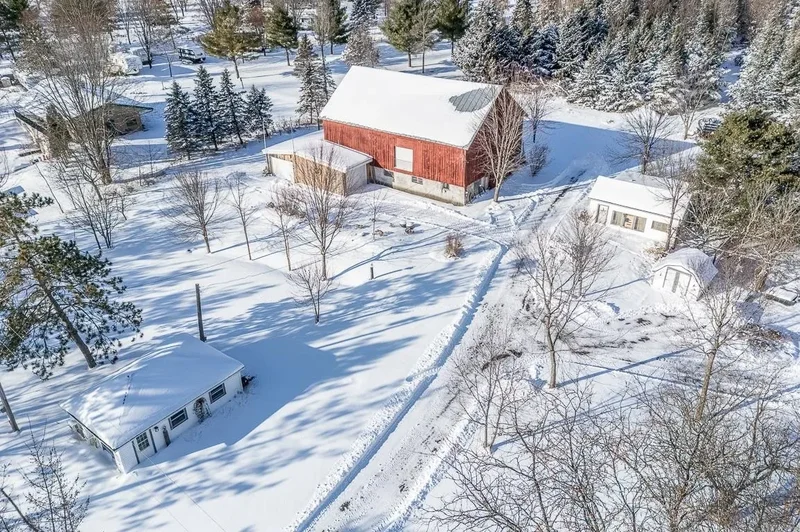 E8130 Flease Road , 2, New London, WI 54961-8021, New London, Wisconsin, United States. - Photo 24
