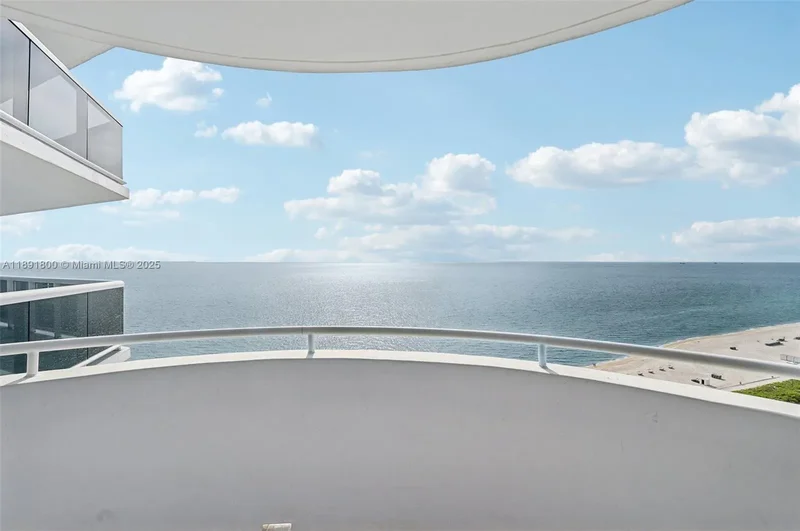 6301 Collins Ave 2203, Miami Beach, Florida, United States. - Photo 4