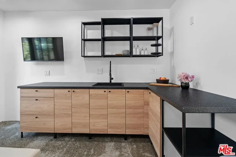 1233 N Genesee Avenue, Los Angeles, California, United States. - Photo 46
