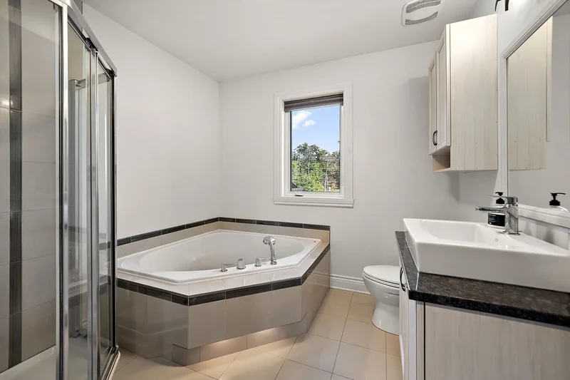 12 Rue Jordi-Bonet, Notre-Dame-De-L'ile-Perrot, QC J7W1R5, Notre-Dame-de-l'Île-Perrot, Quebec, Canada. - Photo 19