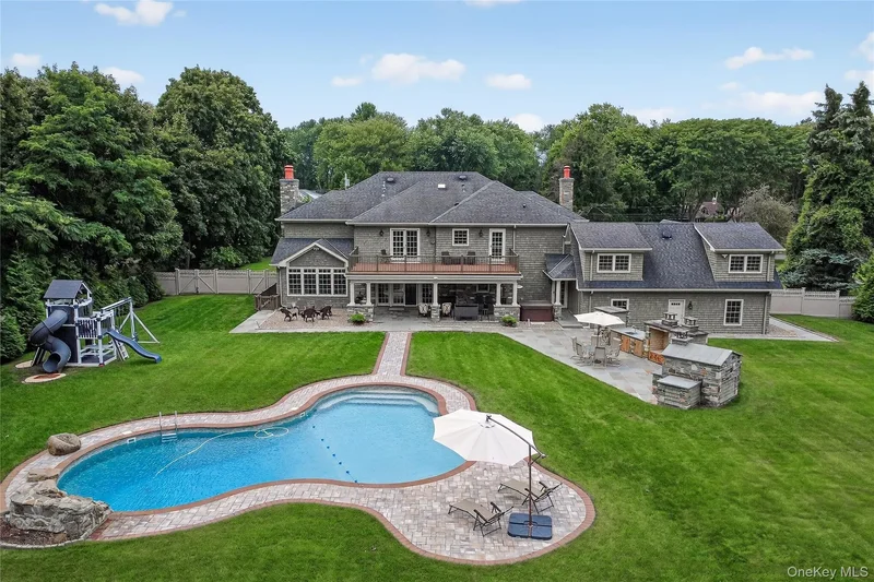 23 Gloria Lane, Huntington, NY 11743, Halesite, New York, United States. - Photo 35