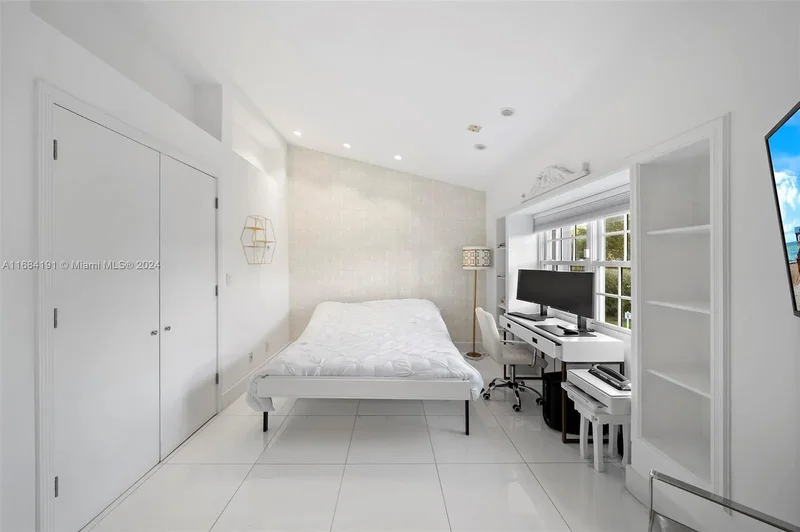 19555 NE 37th Ave, Aventura, Florida, United States. - Photo 36
