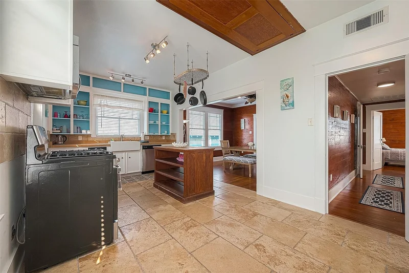3520 Avenue S 1/2, Galveston, Texas, United States. - Photo 21