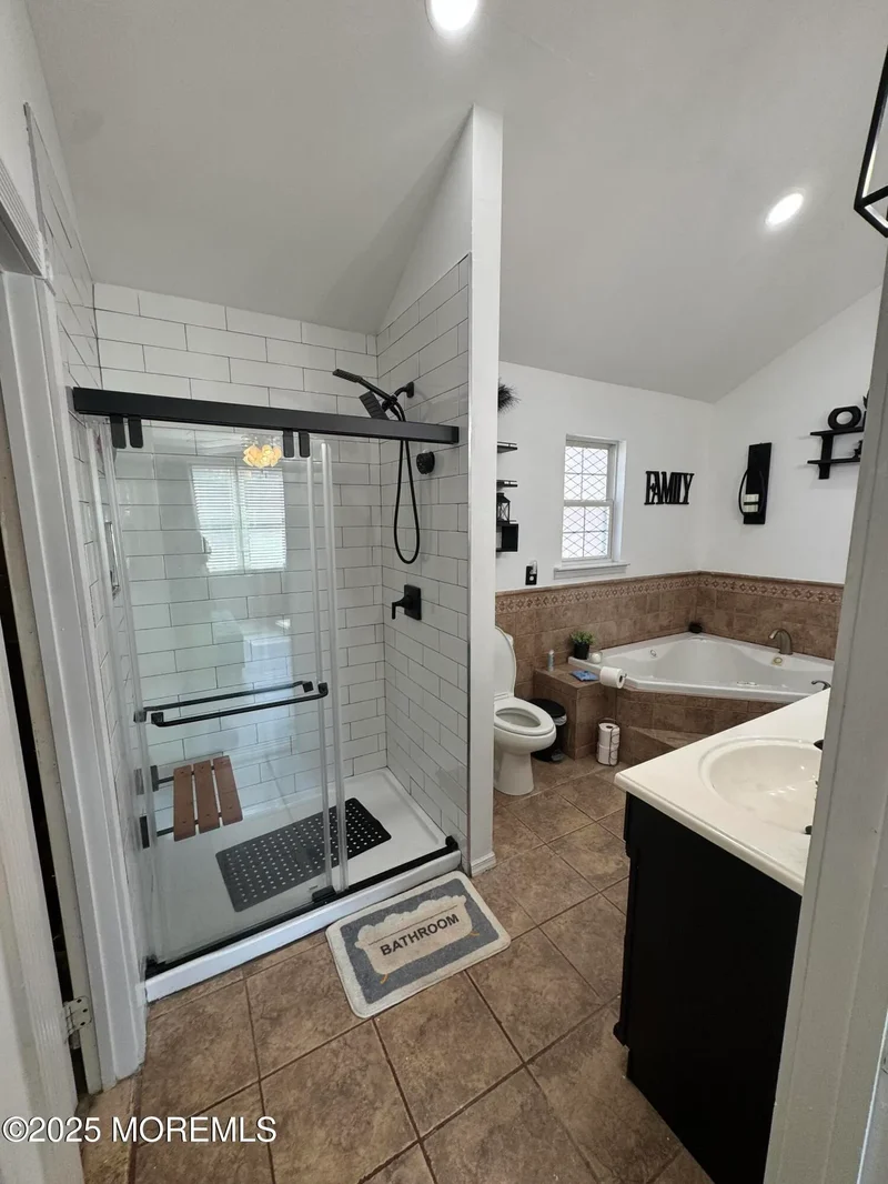 8 Shadow Ridge Court, Howell, NJ 07731, Howell Township, New Jersey, United States. - Photo 27