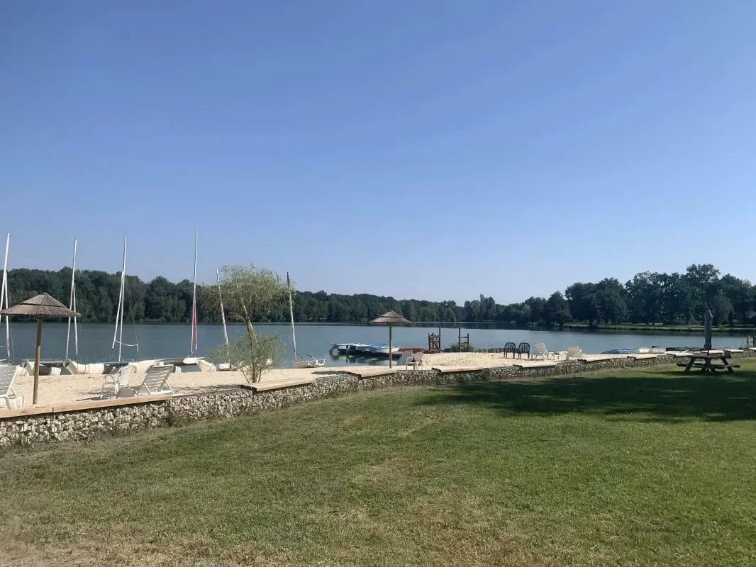 Brannay, Bourgogne-Franche-Comté, France. - Photo 14