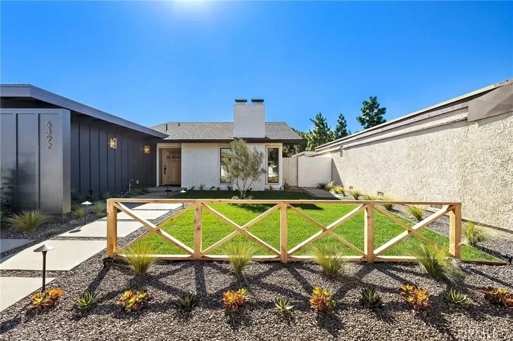 5392 Sierra Roja Road, Irvine, California, United States. - Photo 2