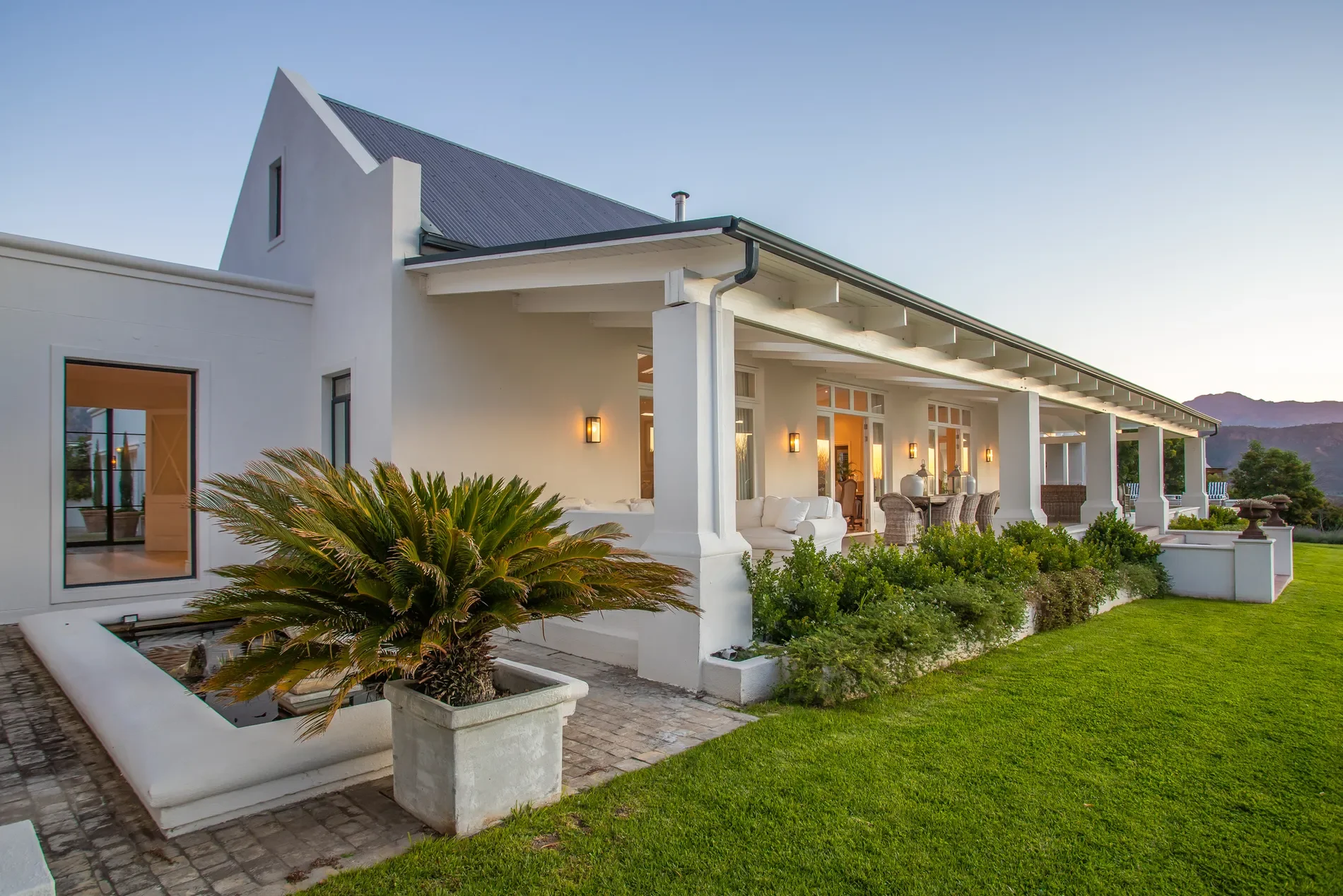 Exterior photo 10