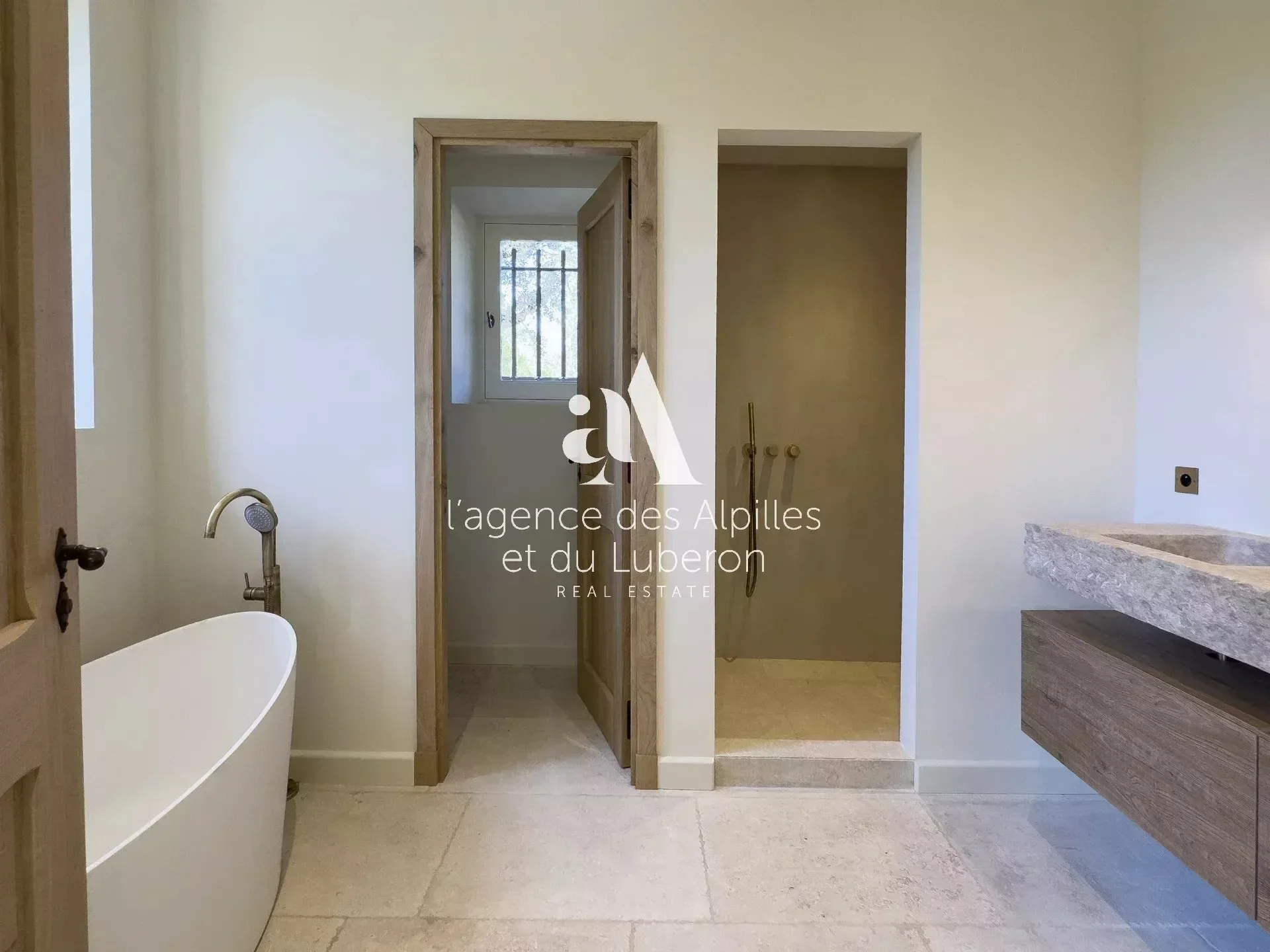 Gallery photo 3