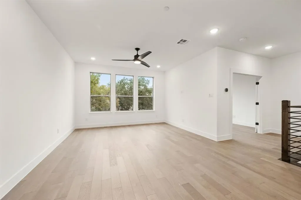 1344 Cherry Hills Lane, Irving, Texas, United States. - Photo 9