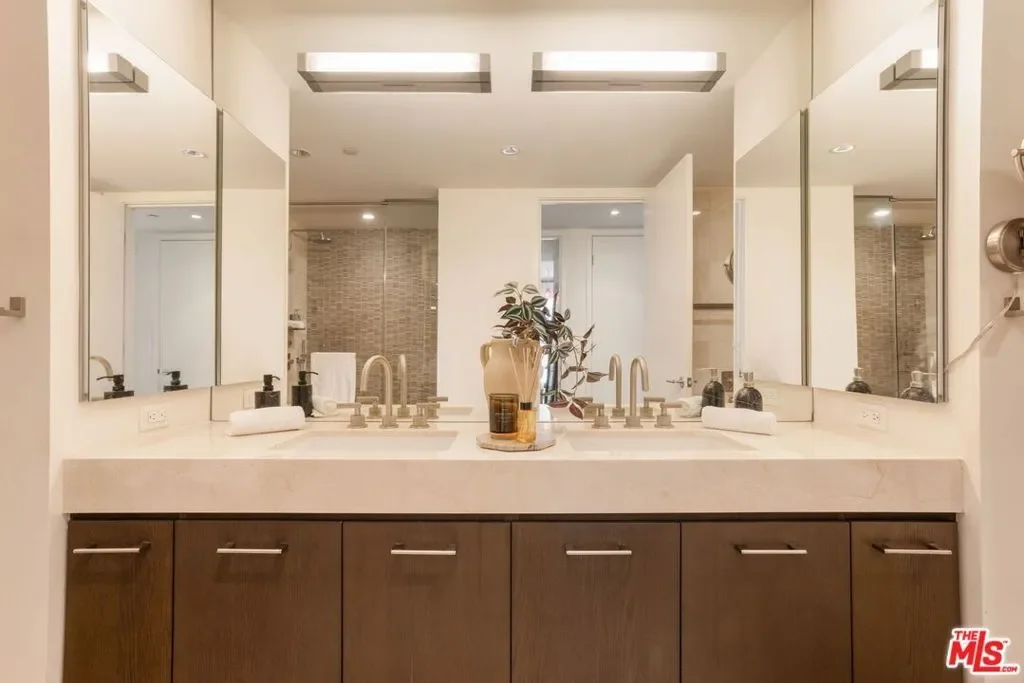 1755 Ocean Avenue 412, Santa Monica, California, United States. - Photo 21