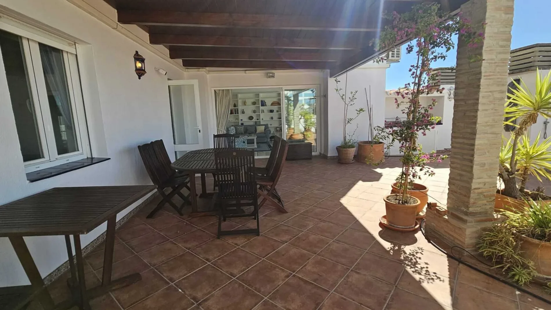 Exterior photo 7