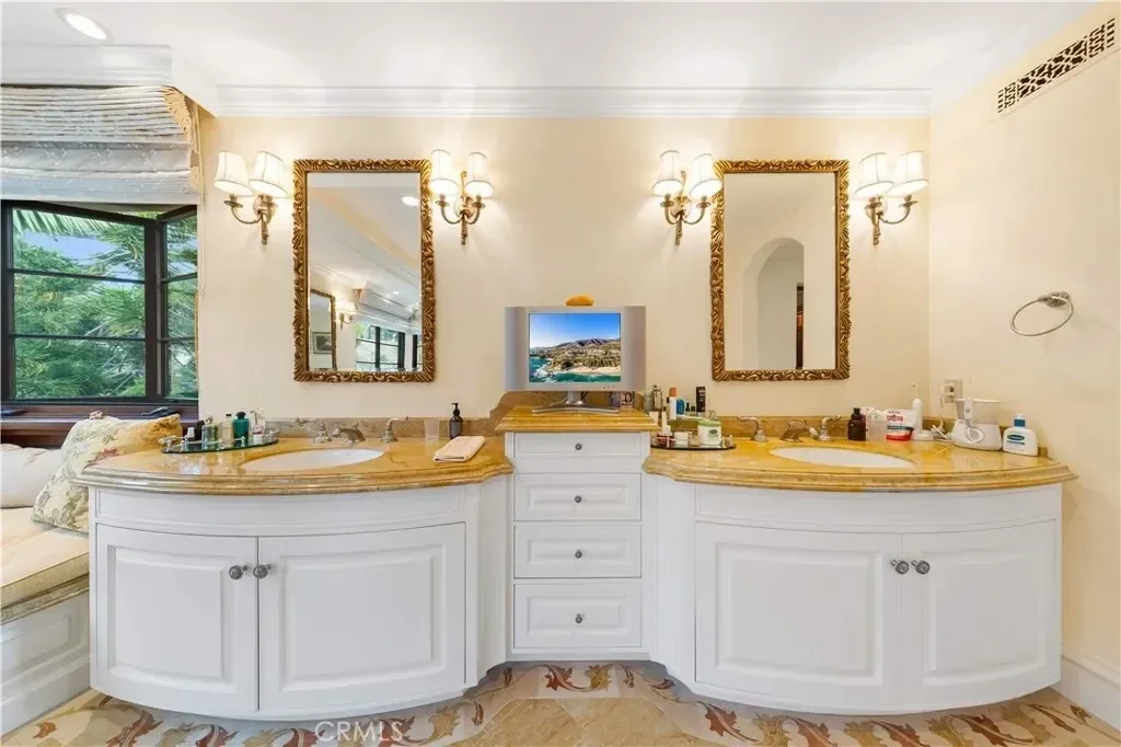 64 Laurel Drive, Rolling Hills, California, United States. - Photo 37