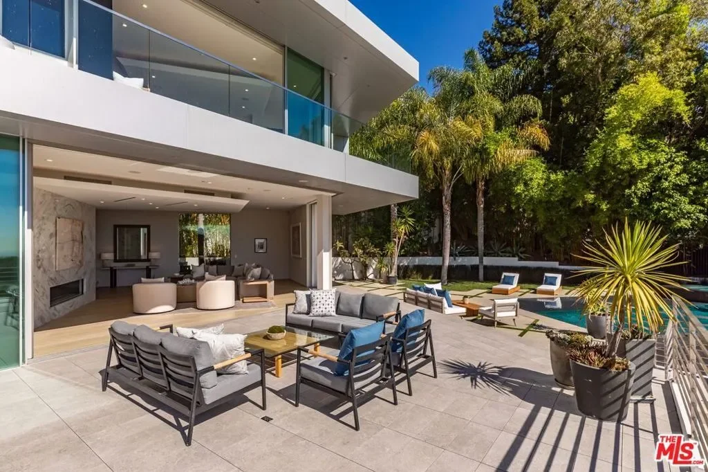 1895 Rising Glen Road, Los Angeles, California, United States. - Photo 24