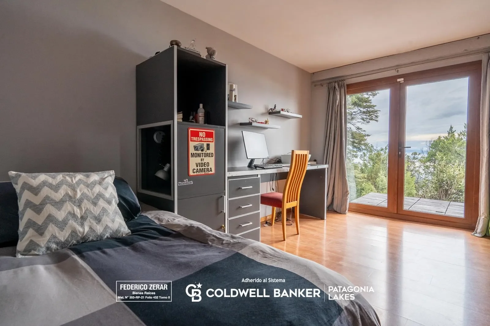 VENTA - Exclusiva casa de 8 ambientes, 5 dormitorios, 6 baños en barrio Las Vertientes, Bariloche, San Carlos de Bariloche, Río Negro, Argentina. - Photo 6