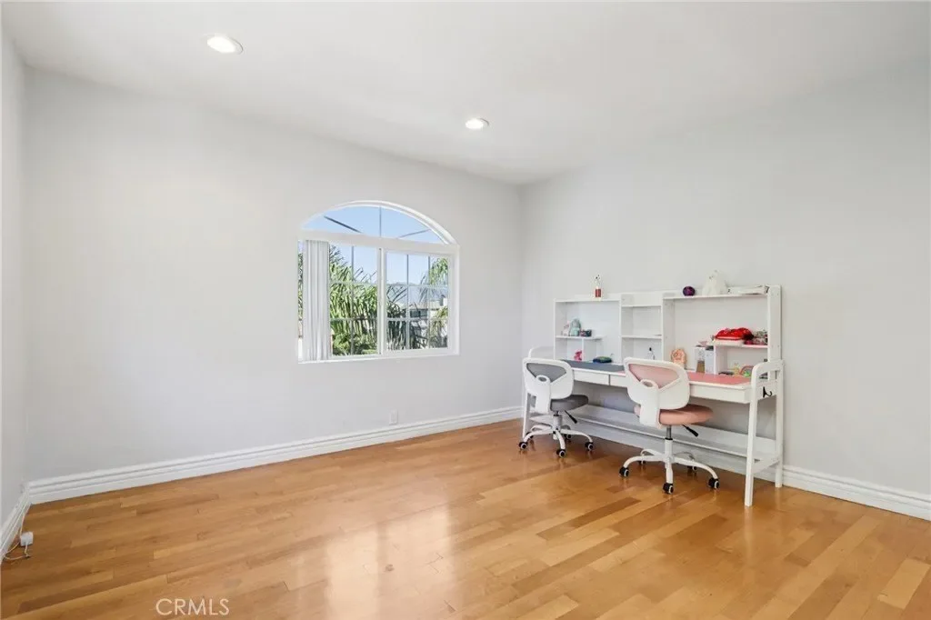 12426 Henzie Place, Granada Hills, CA, 91344, USA, Los Angeles, California, United States. - Photo 10