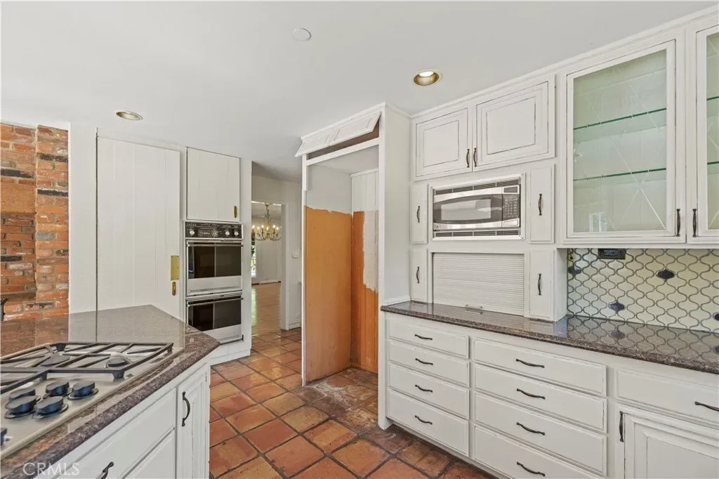 5200 Collier Place, Woodland Hills, CA, 91364, USA, Los Angeles, California, United States. - Photo 61
