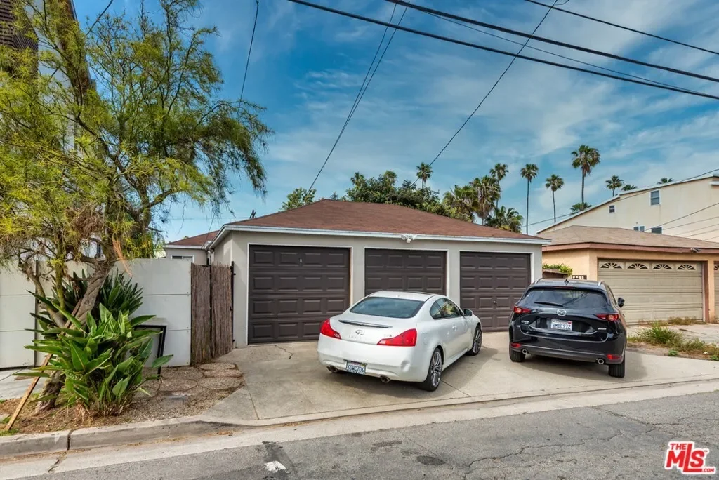 2339 Abbot Kinney Boulevard, Los Angeles, California, United States. - Photo 1