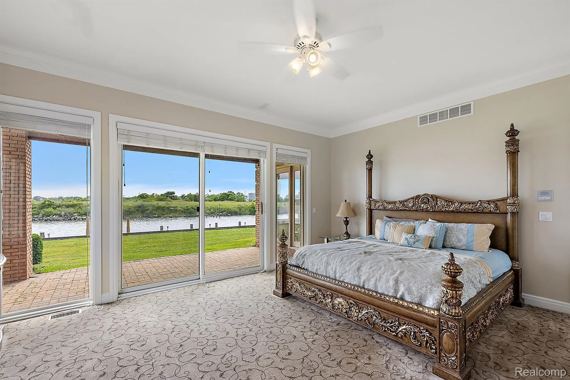 18 SAND BAR Lane, Detroit, MI 48214, Detroit, Michigan, United States. - Photo 56