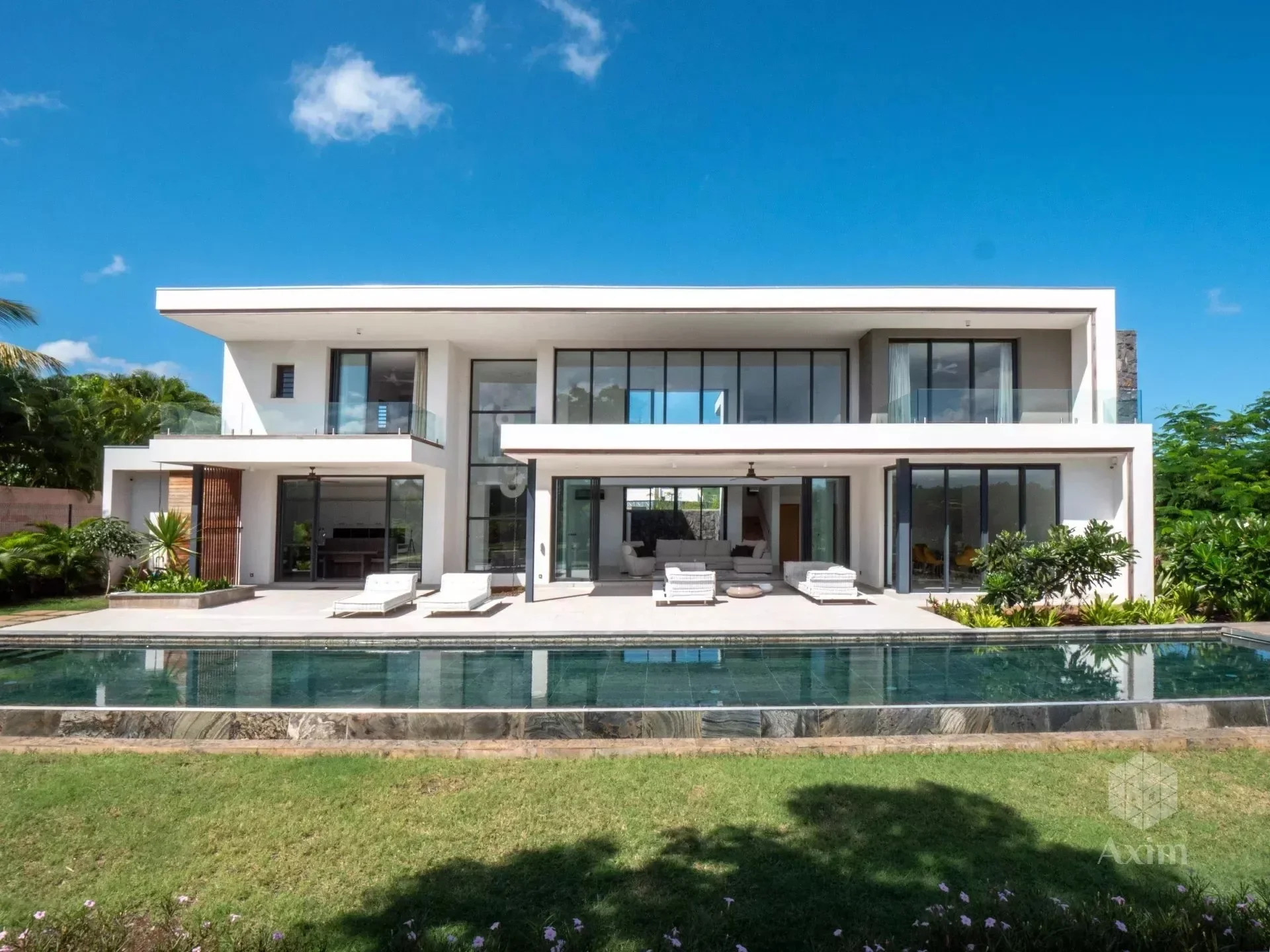 Exterior photo 10