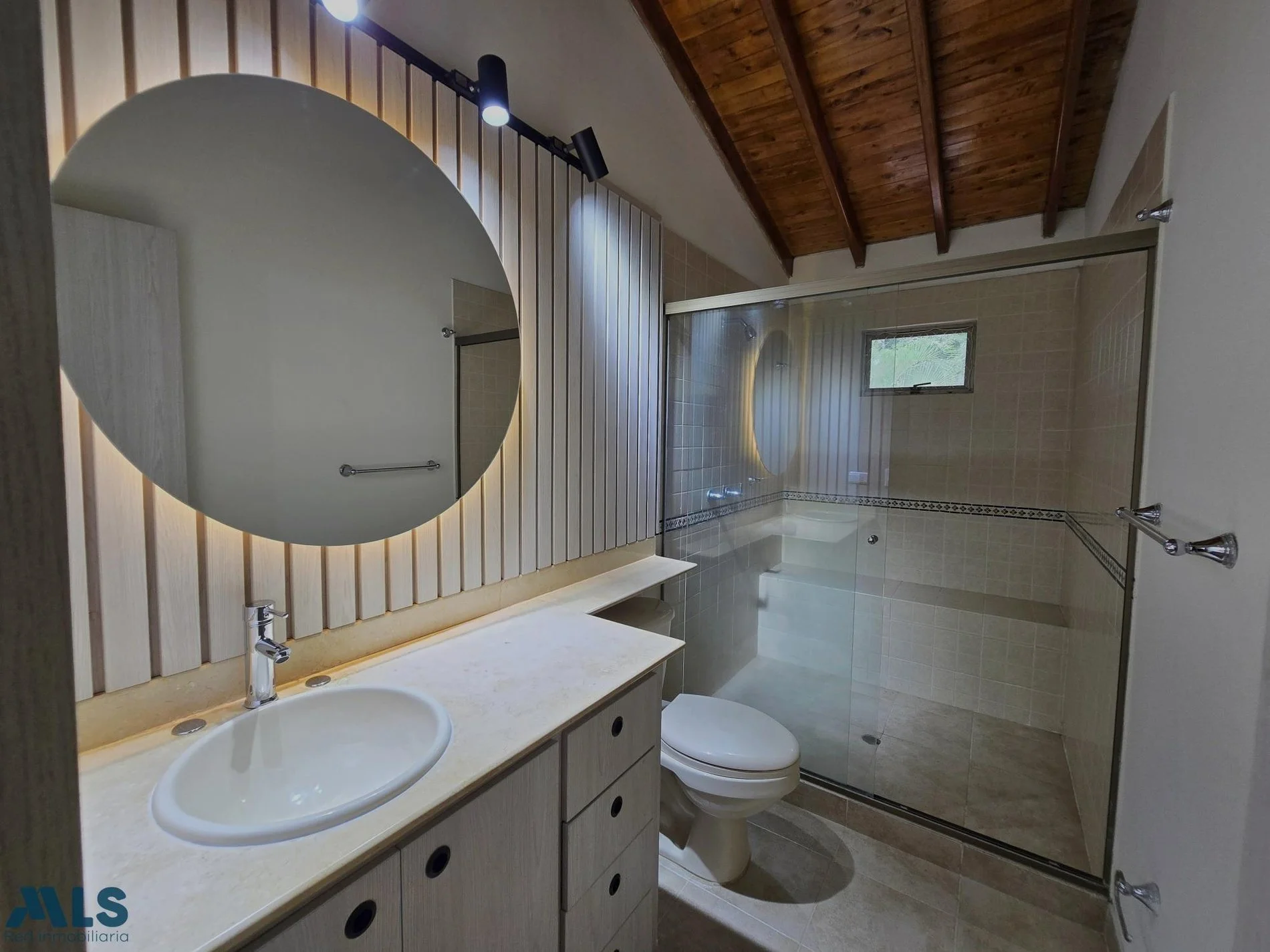 Gallery photo 6