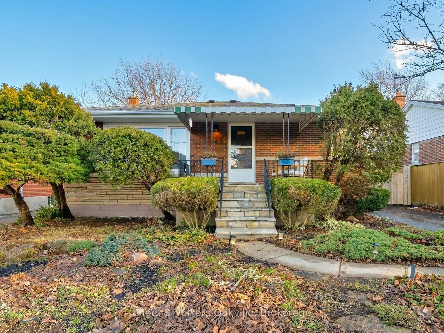 Exterior photo 1