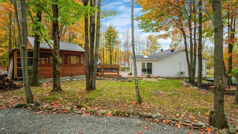 9 Av. des Légendes, Roxton Pond, Quebec, Canada. - Photo 17