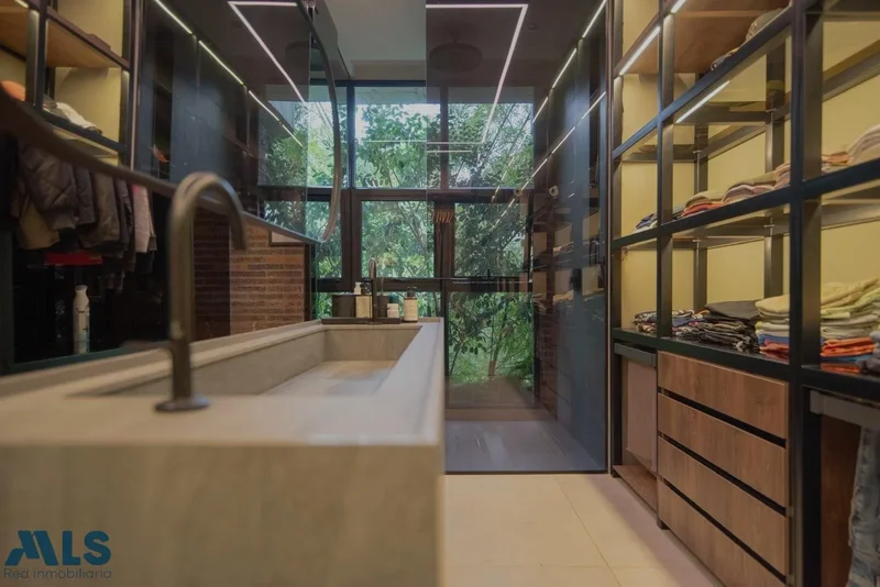 MODERN APARTMENT FOR SALE IN EL POBLADO