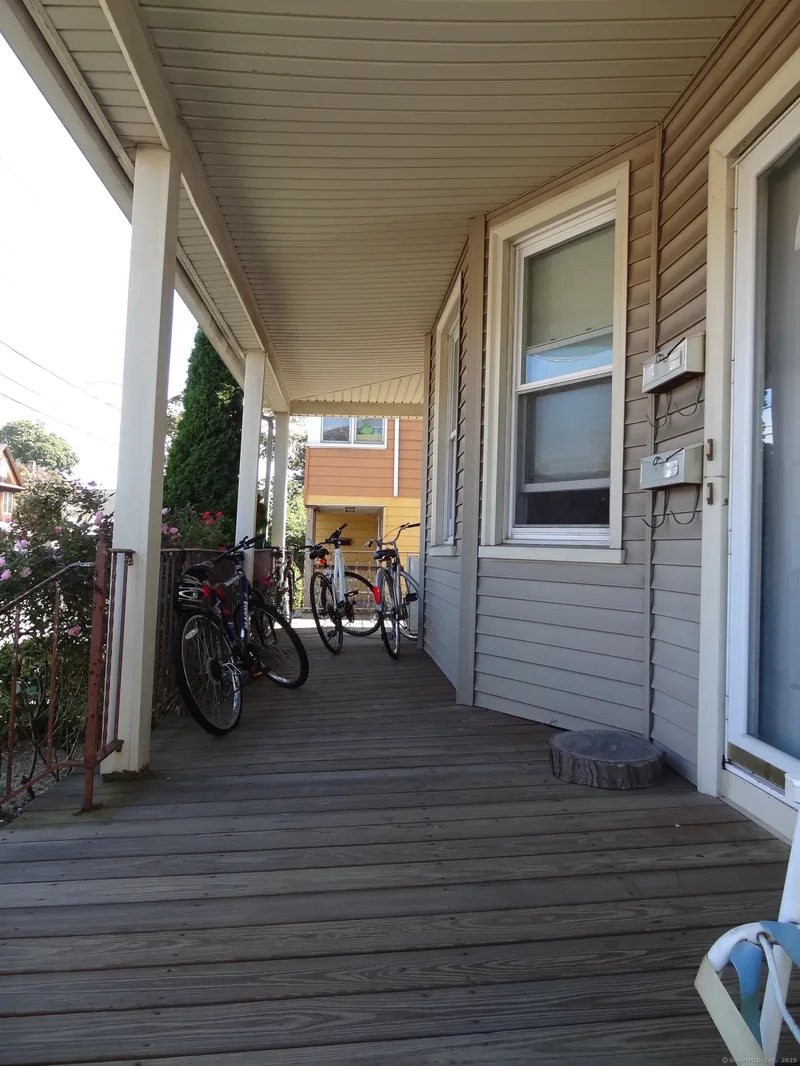 105 Fox Street, Bridgeport, Connecticut, United States. - Photo 25