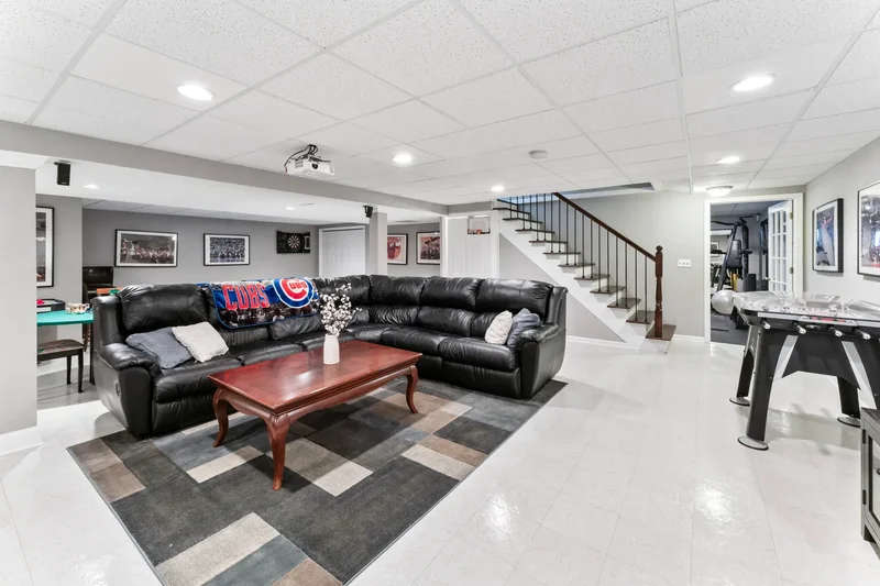 5804 N Corona Drive, Palatine, IL 60067, Palatine, Illinois, United States. - Photo 32