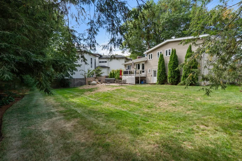 30 Esty Farm Rd , Newton, MA 02459, Newton, Massachusetts, United States. - Photo 23
