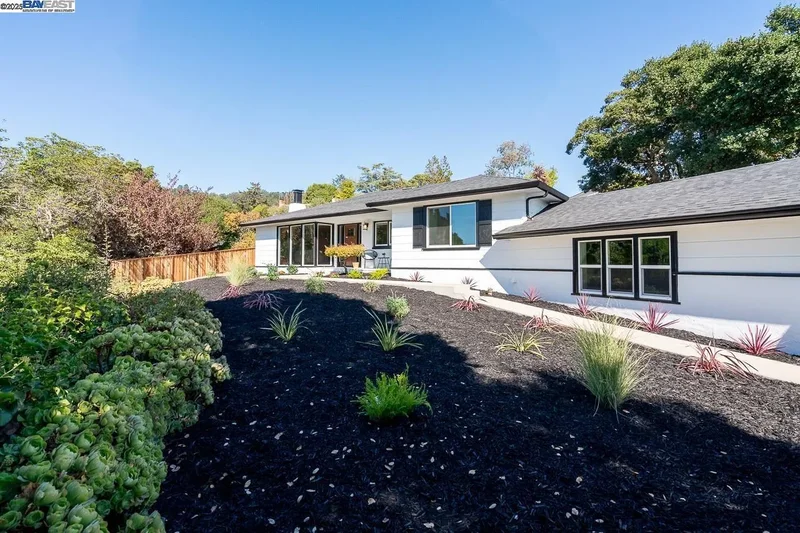 2818 Steinmetz Way, Oakland, California, United States. - Photo 31